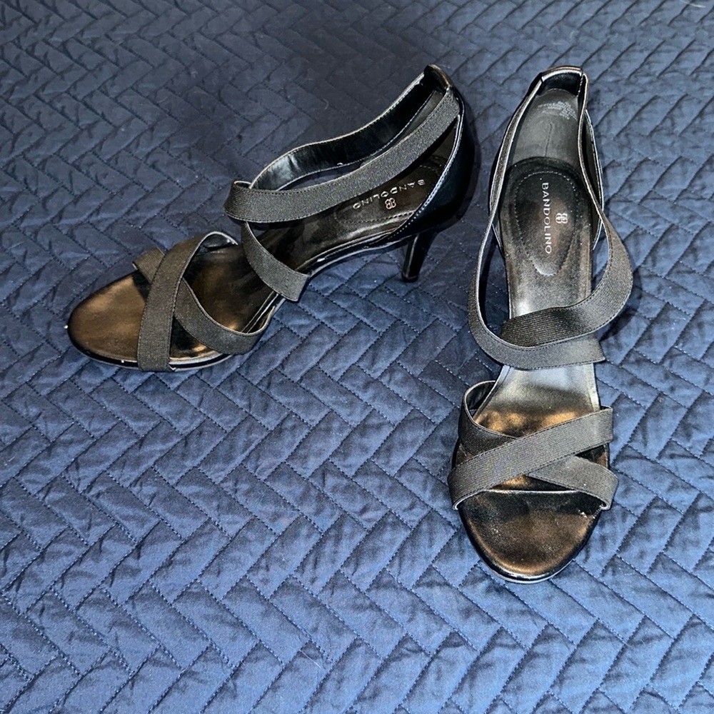 Bandolino black strappy open heels size 9!